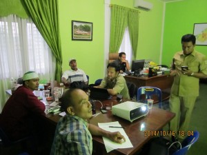 Pertemuan Denagn Pak Camat dan Com Bus 1